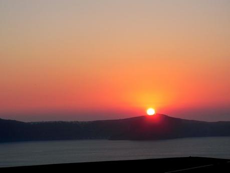 Santorini: mare blu e tramonti che fanno sognare