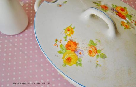 Tra cioccolato e Pan di Stelle .. La zuppiera delle Rose - 