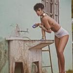 Rihanna sexy in topless su Vogue Brasile