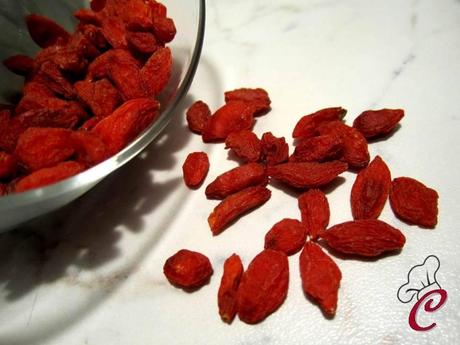 Cioccolatini con mandorle e bacche di Goji: festeggiamenti in stile Cuocherellona