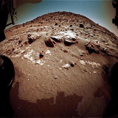 Curiosity Front HazCam sol 611