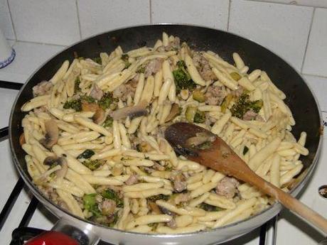 Casareccie broccoletti e salsiccia....ma non solo