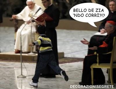 BAMBINO INTERROMPE L'UDIENZA DEL PAPA...ECCO CHI E' !!!