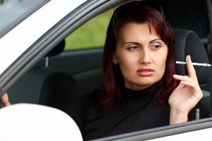 vietato Fumare al volante sarà vietato?