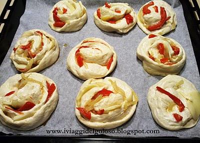 GIRANDOLE LIEVITATE  CON PEPERONI