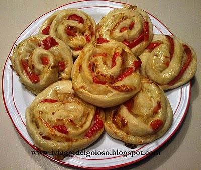 GIRANDOLE LIEVITATE  CON PEPERONI