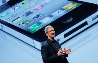 Tim Cook, il Gay Più Potente Guiderà la Apple?