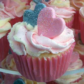 love hearts cupcake