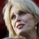 Joanna Lumley controcorrente: “Una pacca sul sedere? Non è violenza!”