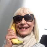 Dani Alves, anche Raffaella Carrà su Twitter con la banana02