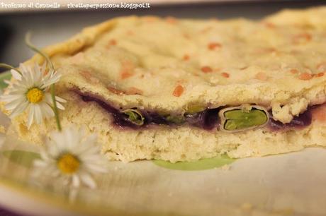 Focaccia con fave, cipolle e pecorino - Pic nic di primavera