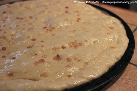 Focaccia con fave, cipolle e pecorino - Pic nic di primavera