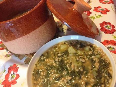 Orzotto con tarassaco patate e cannellini