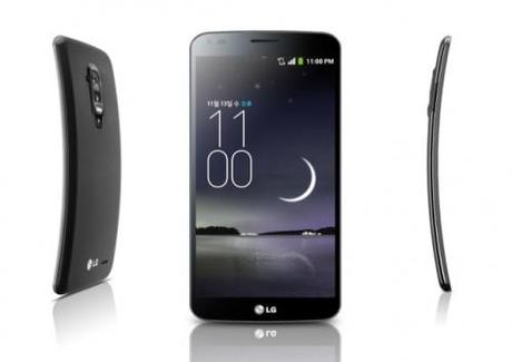 LG G Flex è molto compatto e si adatta perfettamente alla tua mano, per cui è più facile scattare foto