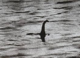 UNA DELLE FOTO PIÙ FAMOSE DEL MOSTRO DI LOCH NESS