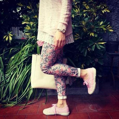 outfit pink flower superga, stylegram