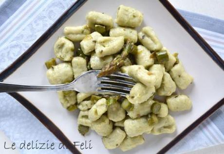 gnocchi di tofu con asparagi