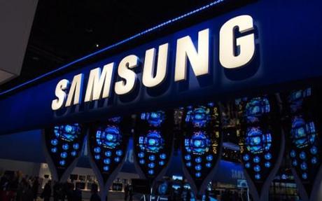 samsung logo stand Samsung vende più di tutti gli altri produttori messi assieme news  samsung 