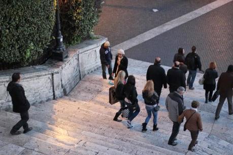 La capitale dell'incredibilmente brutto. Mille immagini da una città deturpata dall'illegaltà. Ecco come la troveranno i turisti durante i ponti