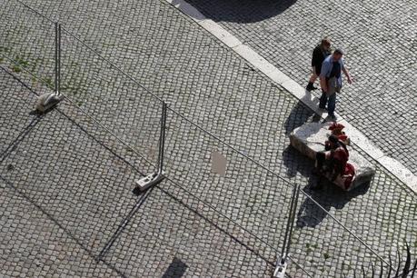 La capitale dell'incredibilmente brutto. Mille immagini da una città deturpata dall'illegaltà. Ecco come la troveranno i turisti durante i ponti