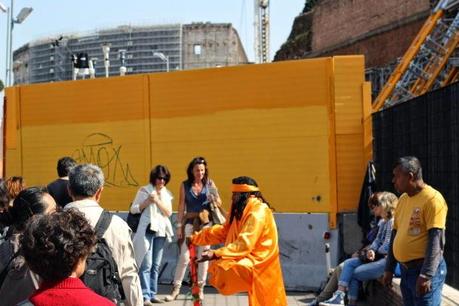 La capitale dell'incredibilmente brutto. Mille immagini da una città deturpata dall'illegaltà. Ecco come la troveranno i turisti durante i ponti