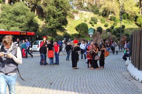 La capitale dell'incredibilmente brutto. Mille immagini da una città deturpata dall'illegaltà. Ecco come la troveranno i turisti durante i ponti