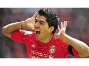 Liverpool, Suarez tira fuori mercato