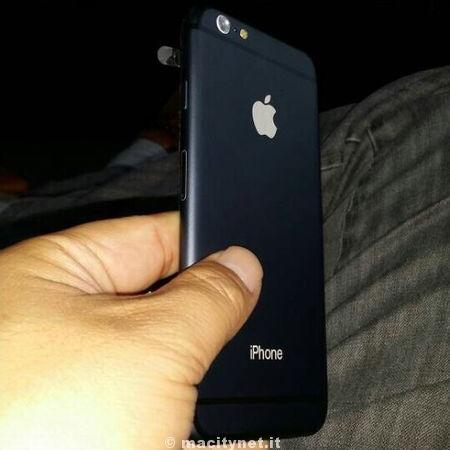 iPhone 6 si mostra in foto