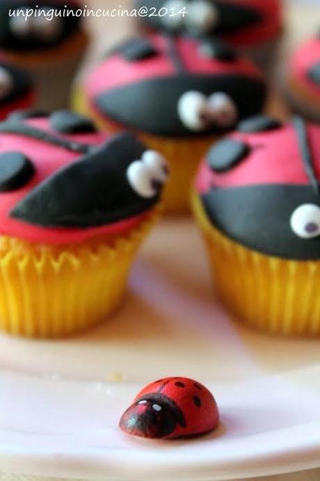 Mini cupcake coccinella...e un nuovo award!