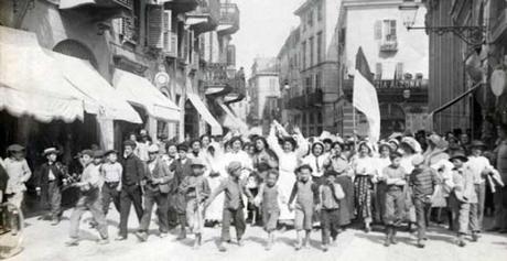 1maggio-Vercelli 1906, manifestazione di mondine per le otto ore