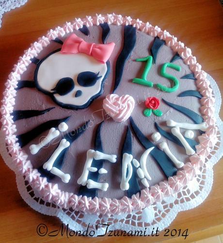 Torta Teschio Monster High...per adolescenti menose....