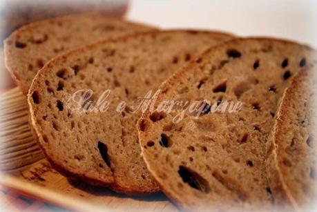 PANE 100% INTEGRALE CON LIEVITO MADRE