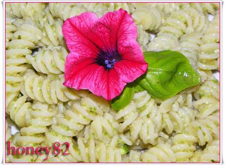 FUSILLI AL PESTO DI ZUCCHINE CRUDE