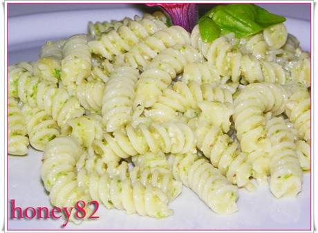 FUSILLI AL PESTO DI ZUCCHINE CRUDE