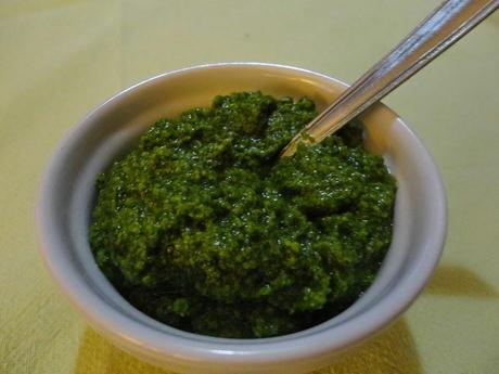 Salsa di rucola e mandorle