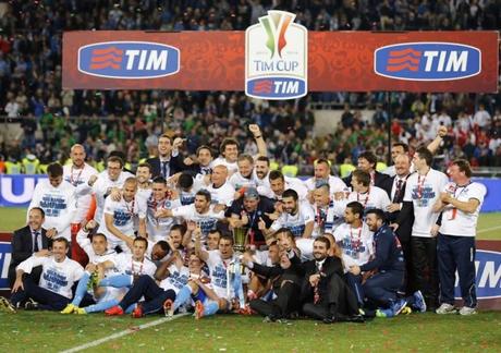 Il Napoli vince la Coppa Italia dopo la guerriglia urbana