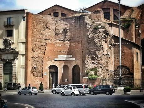 Santa Maria degli Angeli e dei Martiri, vista dall'altro lato di Piazza dei Cinquecento