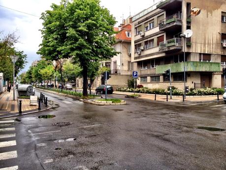 Il confronto umiliante tra Roma e Belgrado. Tante foto e qualche riflessione