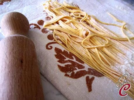 Tagiolini di zucca agli agretti e crema di feta: tempi, rincorse e... un piede salva l'altro