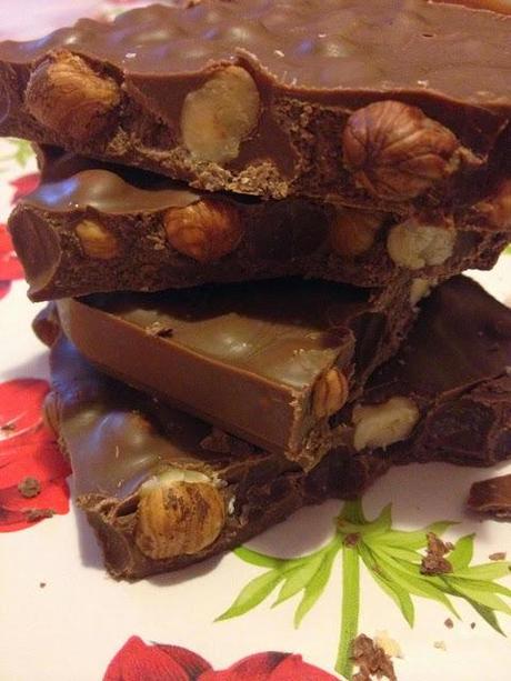 Tavoletta di cioccolata al latte e nocciole