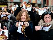 femministe riescono censurare Costanza Miriano