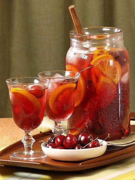 Sangria e ciliegie