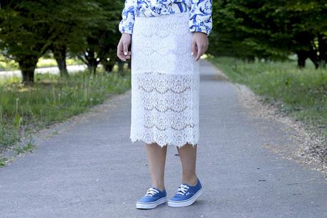 Abbinare la Gonna a Tubo per la Donna a Pera