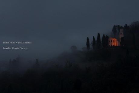 Sulle falde del Monte Quarin sorge la secentesca Chiesa dedicata alla Beata Vergine del Soccorso, che domina il Paese di Cormons.