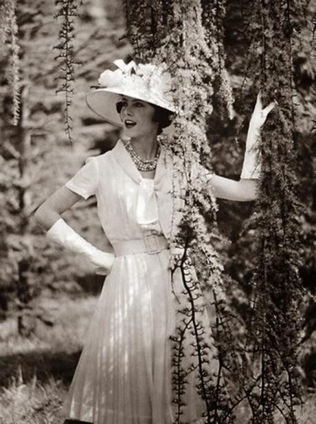 HAT WITH FLOWERS