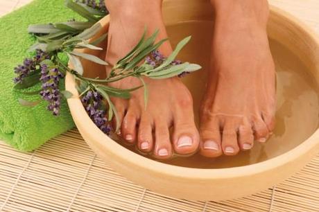 Pedicure per l’estate: come prendersi cura dei propri piedi