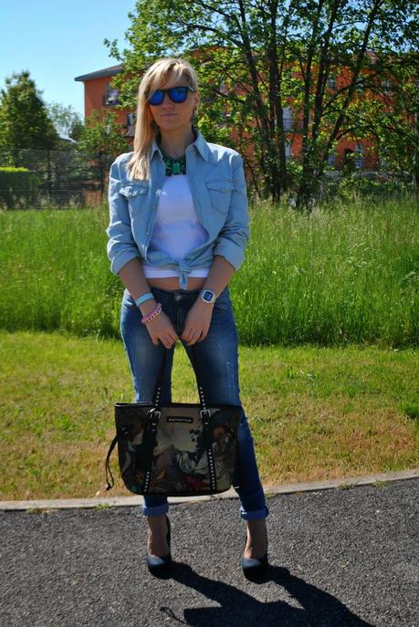 outfit tacchi e jeans outfit total denim outfit camicia di jeans annodata come abbinare la camicia di jeans abbinamenti camicia di jeans outfit borsa fornarina orologio casio bracciale azzurro il centimetro camicia in denim chiaro fashion blogger italiane milano outfit aprile 2014 outfit primaverili outfit jeans strappato camicia benetton scarpe in denim replay