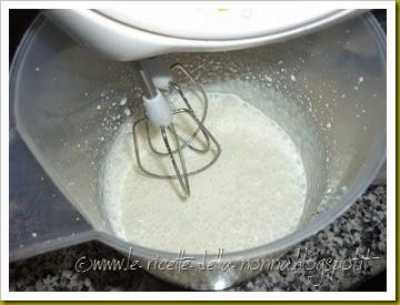 Gelato di panna, mascarpone e latte di cocco con croccantino di arachidi (1)