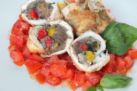 Involtini di pollo con peperoni e patè di olive