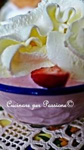 crema di ricotta e panna alle fragole